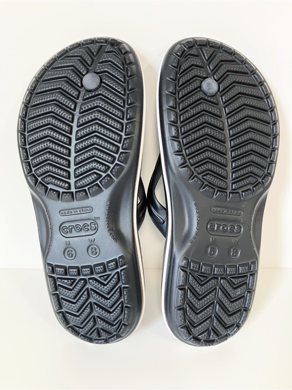 Crocs | Black Crocband Unisex Flip Flops 8 Beach Minimalist Neutral Summer - Picture 4 of 6